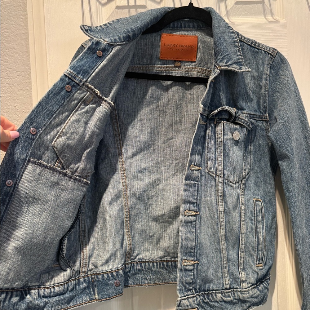 🦋💙 Lucky Brand Classic Denim Jean Jacket Medium Wash Women’s Size Small - Picture 3 of 4